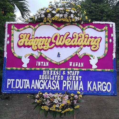 bunga papan happy wedding murah di jakarta barat 400ribu