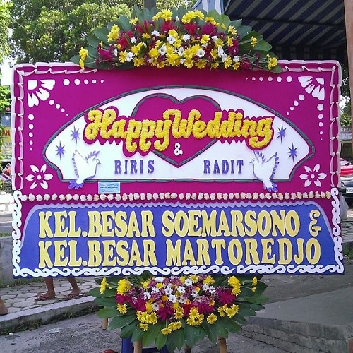 bunga papan happy wedding murah di jakarta barat 500ribu