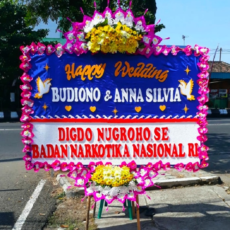 Bunga papan happy wedding dari BNN RI di Toko Bunga Sragen
